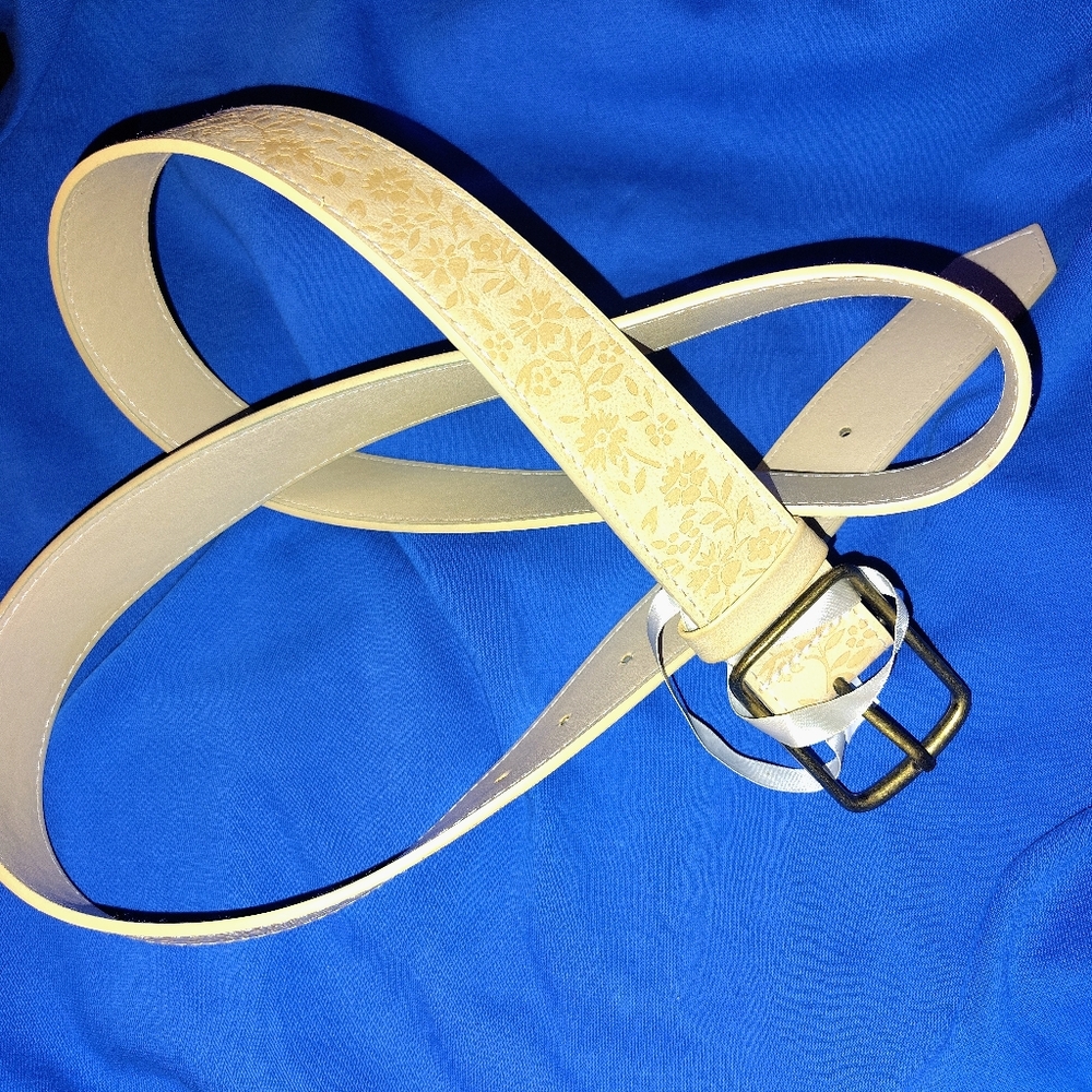 Women's 2X/3X Maurice's Floral pattern Belt